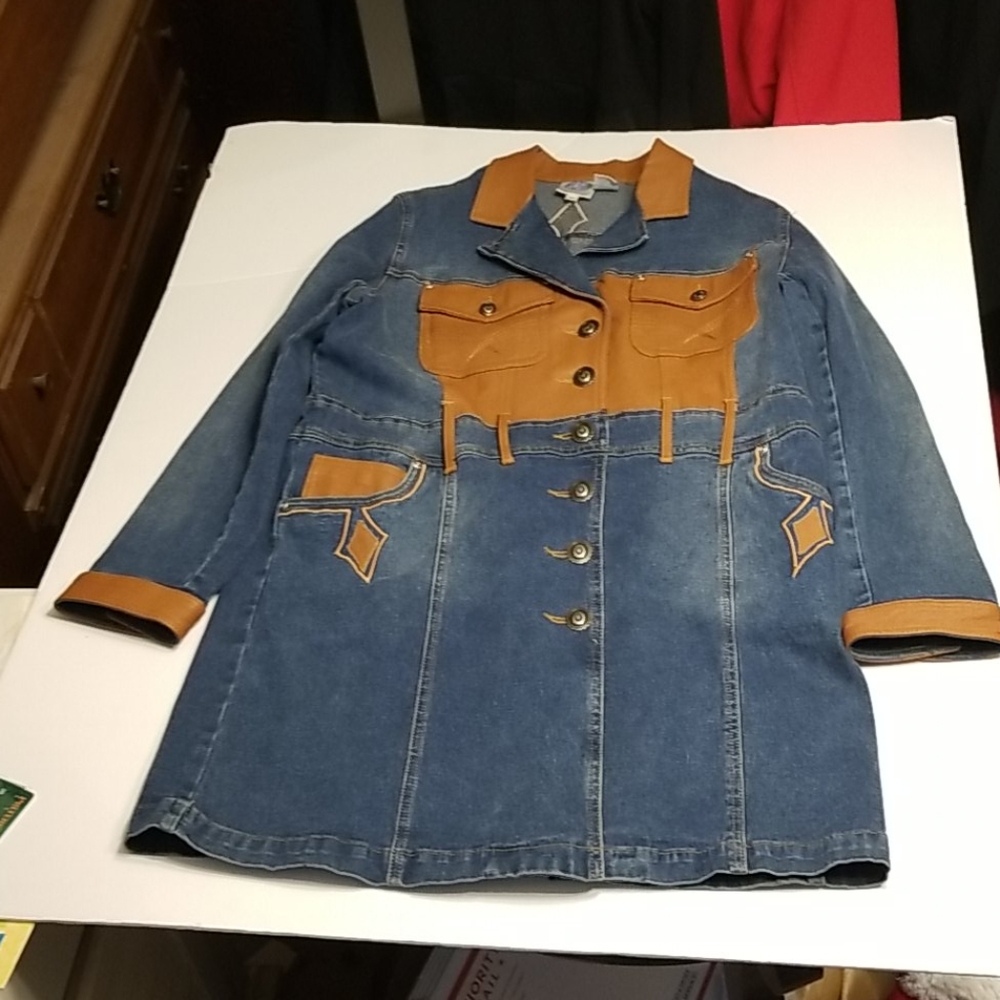 Diane Gilman southwestern style jacket size Medium. No Belt.